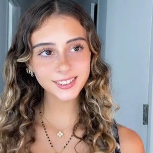 Meet your Posher, Corrianne